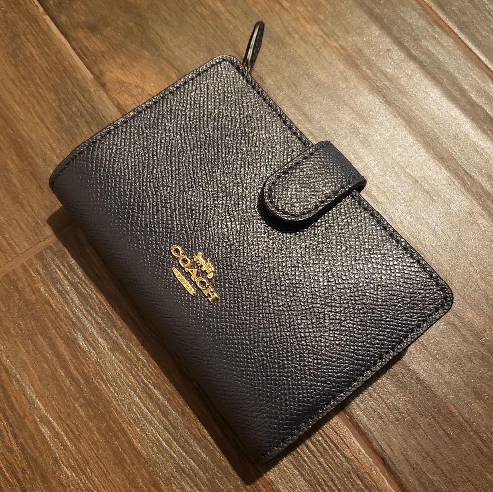 Coach wallet Cross Grain Corner Zip Leather